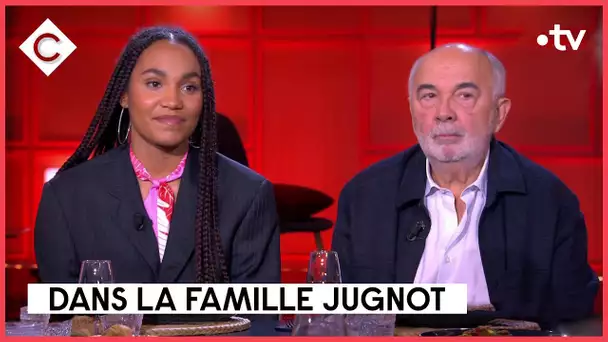 Gérard Jugnot, Arthur Jugnot et Les petites mains symphoniques - C à Vous - 06/03/2023