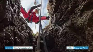 Découverte de spéléologie pour des lycéens