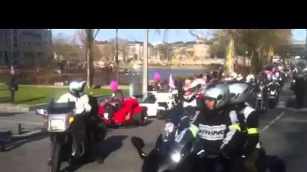 Toutes à moto dans les rues de Nantes