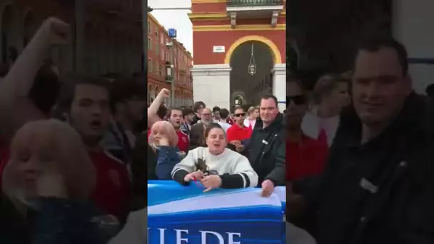 A Nice, la place Massena se remplit pour suivre la finale de la Coupe de France de Football.