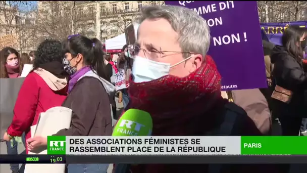 Paris : des associations féministes manifestent place de la République