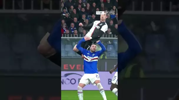 ✈️🤯 On se demande toujours comment CR7 a pu sauter aussi haut ! #shorts