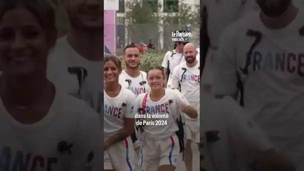 C'est quoi ces trois coups de bâton donnés avant chaque épreuve lors des JO de Paris ?