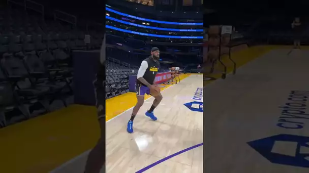 LeBron warming up his SIGNATURE move with Phil Handy! | #shorts