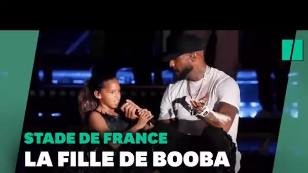 Au Stade de France, Booba fait chanter sa petite fille Luna