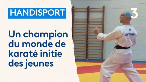Handisport : Thierry Kertzinger, champion du monde de karaté, partage le tatami avec des élèves