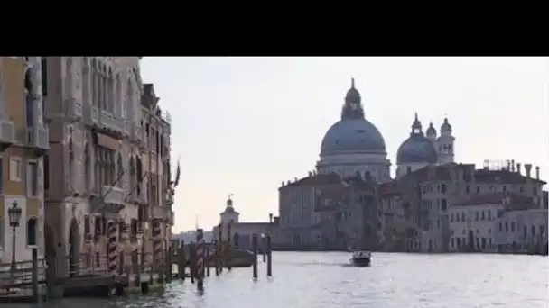 MEDITERRANEO – Venise vidée de ses millions de visiteurs à cause de la crise du Covid.
