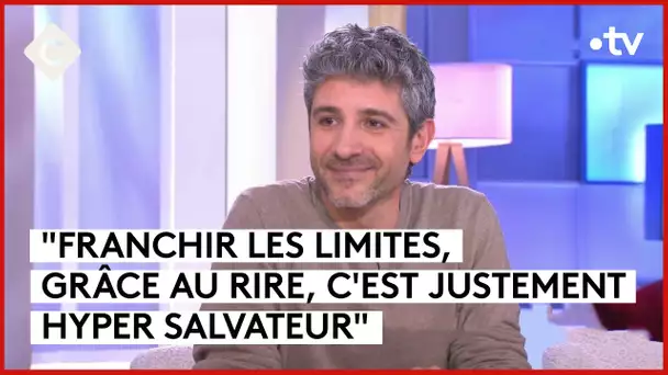 Vérino, focus sur un prodige de l’humour - C à Vous - 21/02/2024