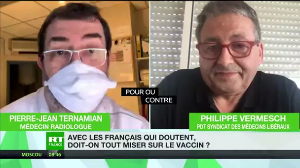 Pour ou contre – Avec les Français qui doutent, doit-on tout miser sur le vaccin ?