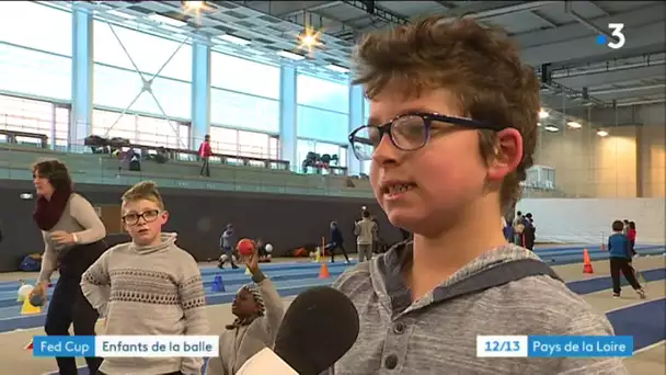 Fed Cup en Vendée : les championnes accueillent de jeunes handicapés