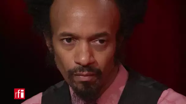 Fantastic Negrito au micro de Laurence Aloir dans Musiques du Monde sur @RFI