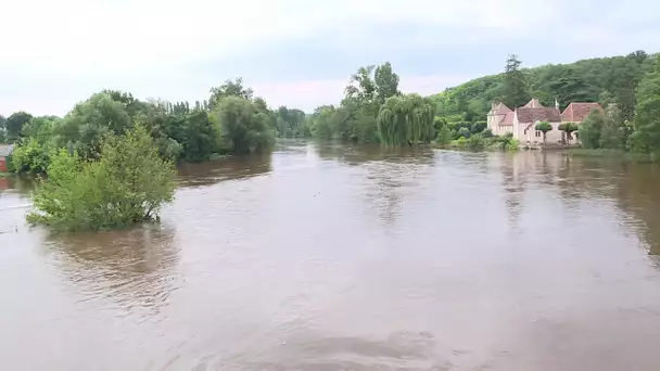 Inondations : cours d'eau en crue en juillet à Saint-Pierre-de-Maillé dans la Vienne