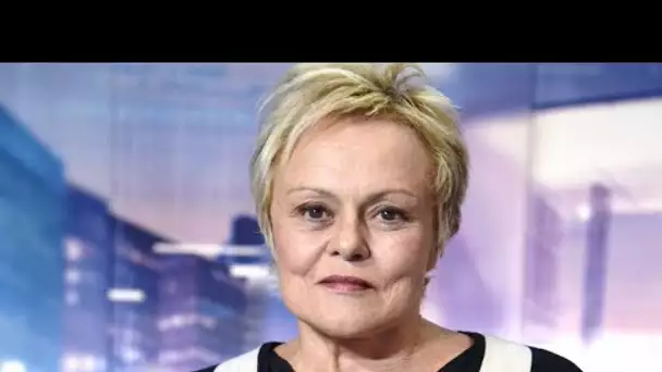 Muriel Robin : Ses tristes confidences sur la maternité « Hélas, ça ne s’est pas...