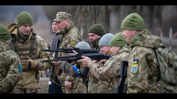 L'Ukraine prépare ses forces face au risque d'escalade de Moscou