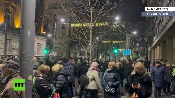 🇷🇸 Manifestation de masse à Belgrade contre les résultats des élections