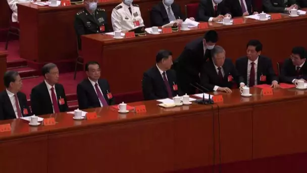 Chine: l'ex-président Hu Jintao escorté vers la sortie lors du congrès du parti communiste chinois
