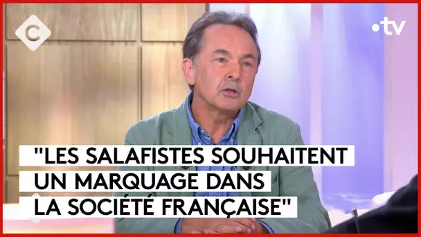 Interdiction de l’abaya à l’école : une rentrée sous haute surveillance - C à vous - 04/09/2023