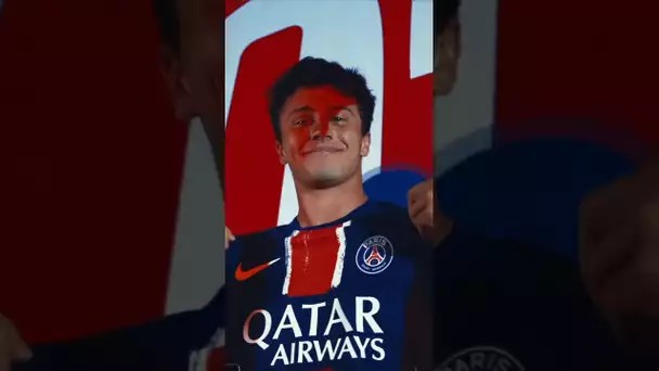 👀 Welcome to Paris! 🔴🔵 #WelcomeJoãoNeves