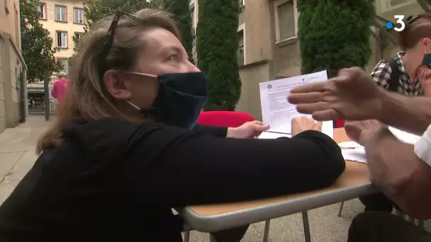 A Grenoble, une équipe de vaccination mobile pour toucher les publics précaires