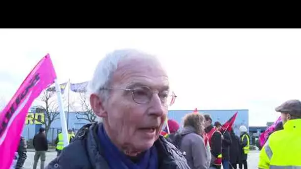 Rassemblement à Saint-Brieuc devant l'usine Hutchinson Groupe Total