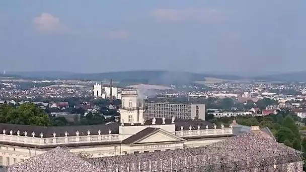 Un Parthénon fait de 100 000 livres bannis pour dénoncer la censure