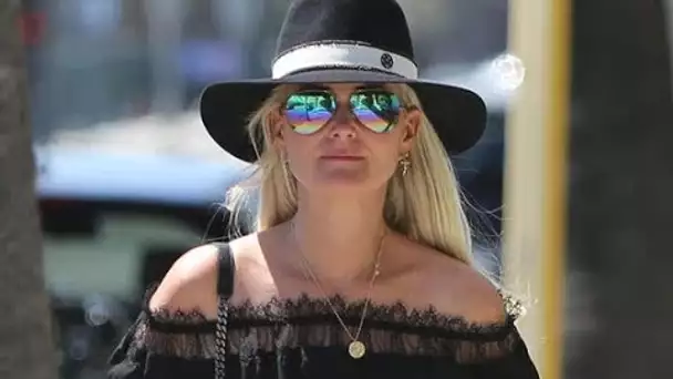 Laeticia Hallyday  petite déconvenue en plein shopping !