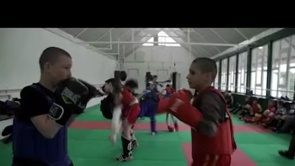 A 14 ans, il s'entraine pour devenir champion de MMA