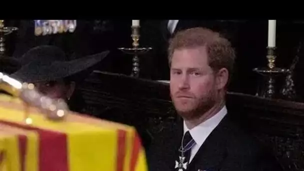 Le dernier au revoir de Harry: Prince regarde le cercueil de la reine descendre dans le Royal Vault