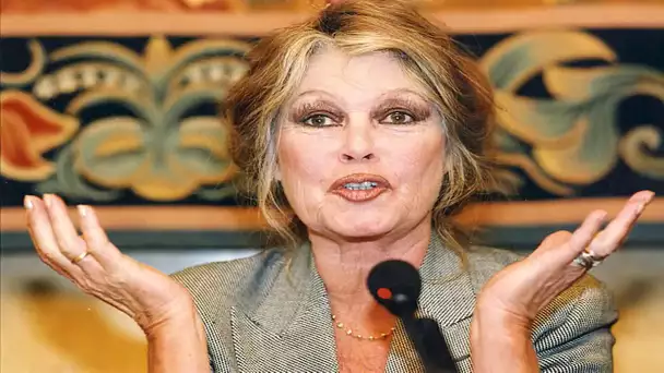 ✅  Brigitte Bardot pousse un coup de gueule contre Emmanuel Macron