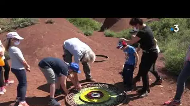 Sud-Aveyron : initiation au Land Art pour les enfants de Rebourguil