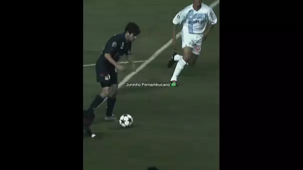The greatest free-kick taker of all time! 🎯#Ligue1 #Freekick #Skills #Brazil #Ligue1McDonalds