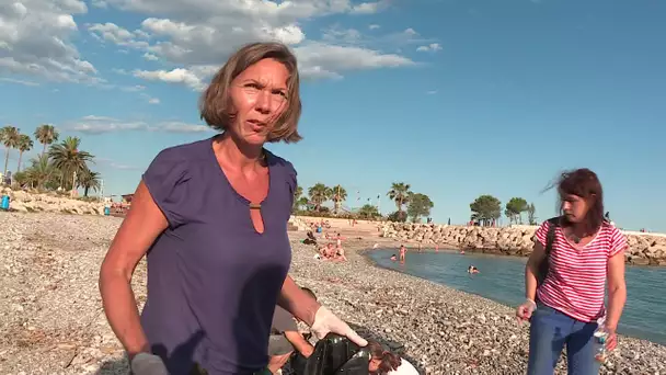 Menton : des bénévoles ramassent des déchets sur la plage du Fossan