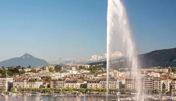 Vue sur la ville de Genève et son jet d’eau