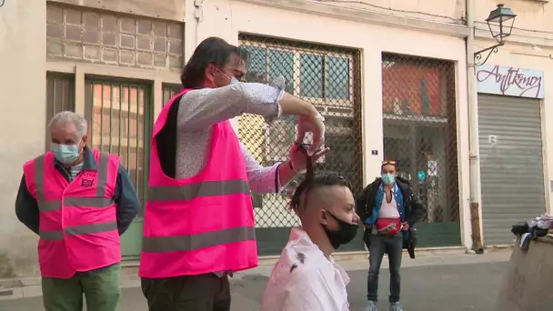 Dans le Var, un salon de coiffure itinérant pour venir en aide aux plus démunis