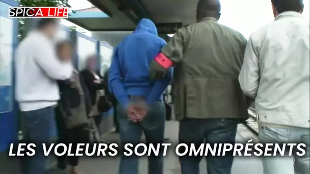 Métro : sous les yeux des policiers, rien ne l'arrête !