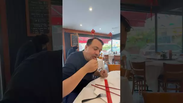 JE MANGE UN CRABE CHINOIS
