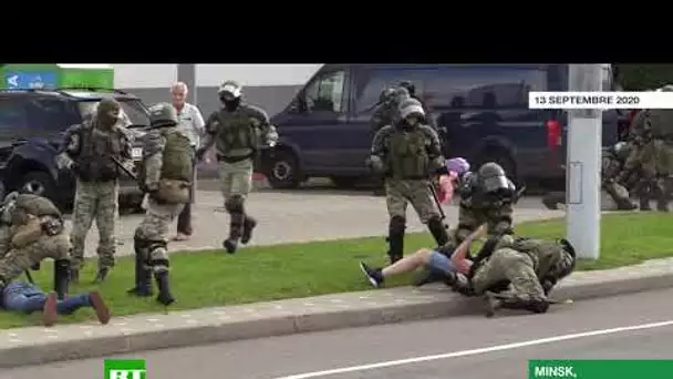 Bélarus: des dizaines de milliers de manifestants à Minsk, 400 arrestations