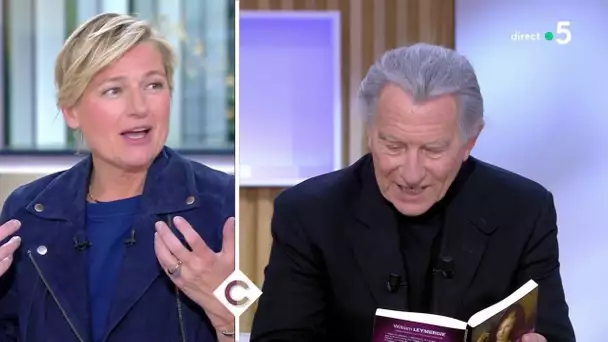William Leymergie lit une scène (très) érotique de son premier roman ! - C à Vous - 27/04/2021