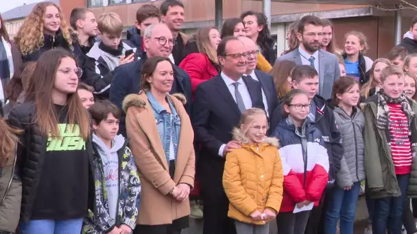 François Hollande dans un collège de l'Eure