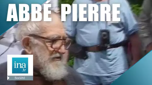 L'Abbé Pierre soutient "Agir contre le chômage" | Archive INA