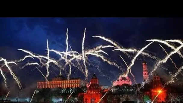Russie : feux d'artifice pour marquer les célébrations du Jour de la Victoire