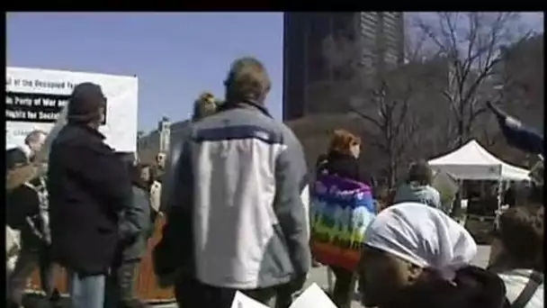 [Manifestation à New York contre la guerre en Irak]