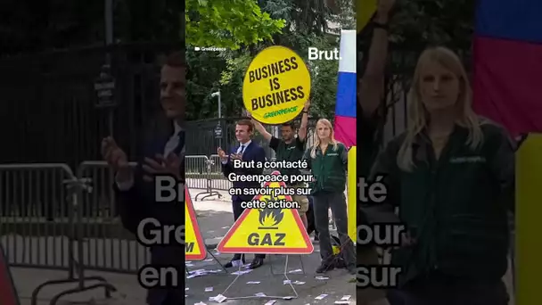 La statue d’Emmanuel Macron du musée Grévin a été volée, Greenpeace revendique l’action.