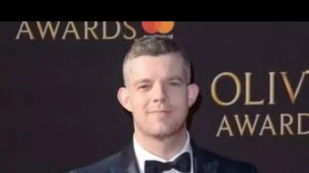Russell Tovey ( Years and Years ) raconte comme son père a voulu le  guérir  de son homosexualité