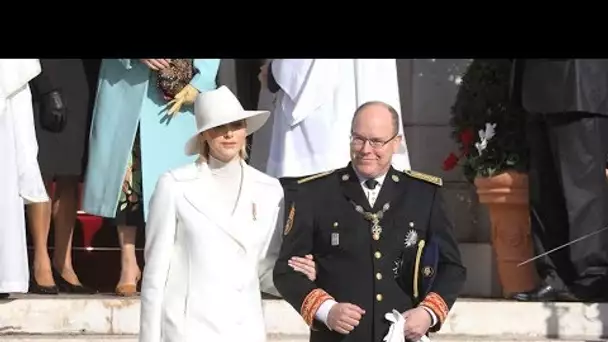 Charlene et Albert de Monaco radieux et toujours aussi amoureux lors de la Fête nationale de Monaco