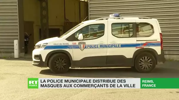 A Reims, la police municipale distribue des masques aux commerçants