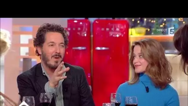 Guillaume Gallienne et Adeline d'Hermy au dîner - C à Vous - 09/11/2017