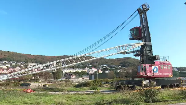 "Fécamp : les grues du port à la peine"