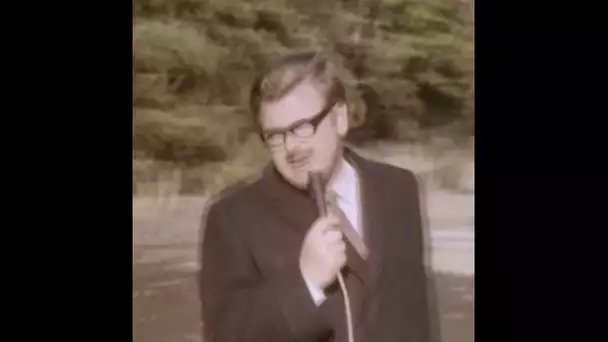 Benny Hill - Le reporter