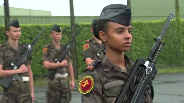 Défilé du 14 juillet à Paris : les élève de la base aérienne 722 de Saintes répètent